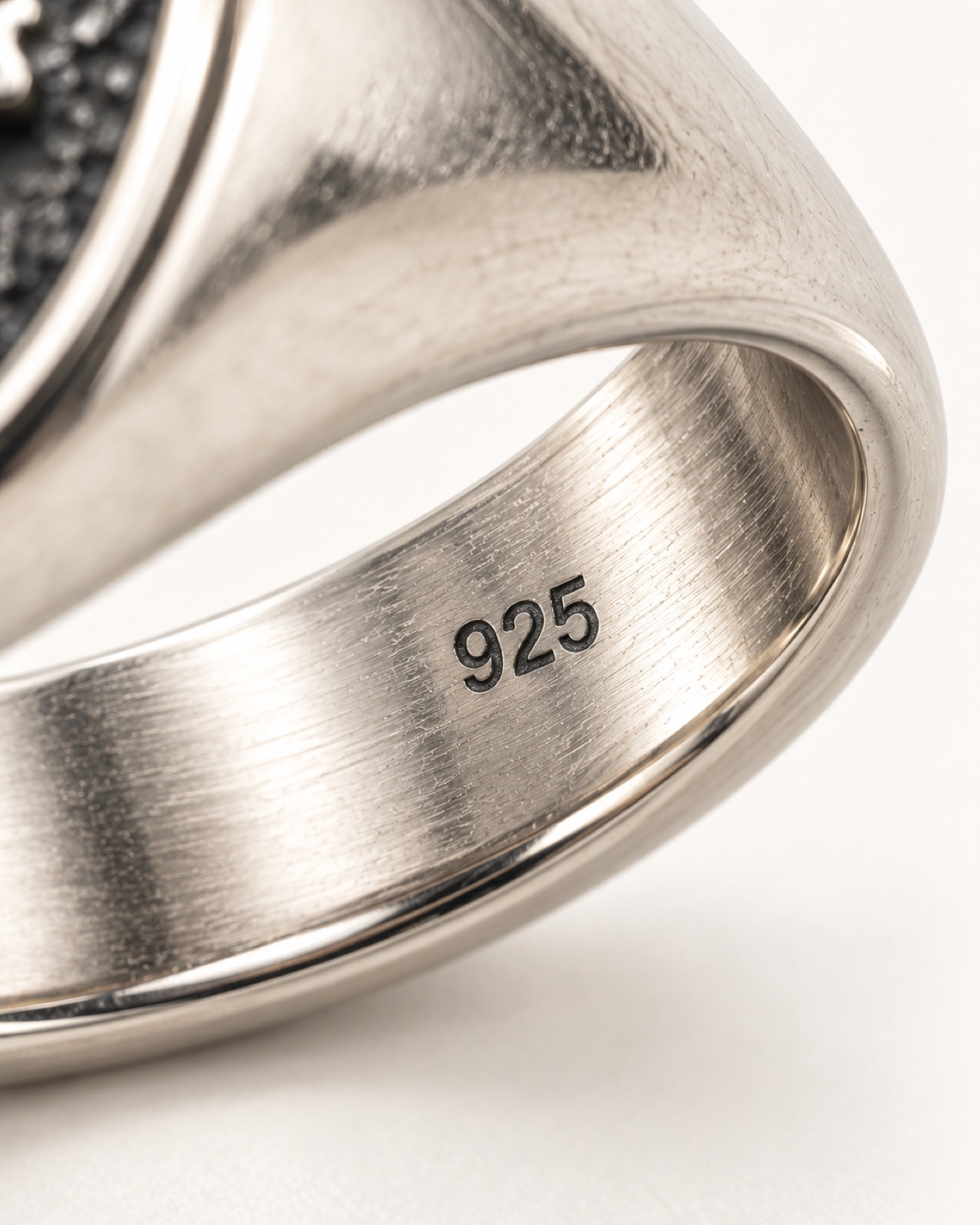 My Texas Signet — Hardware detail