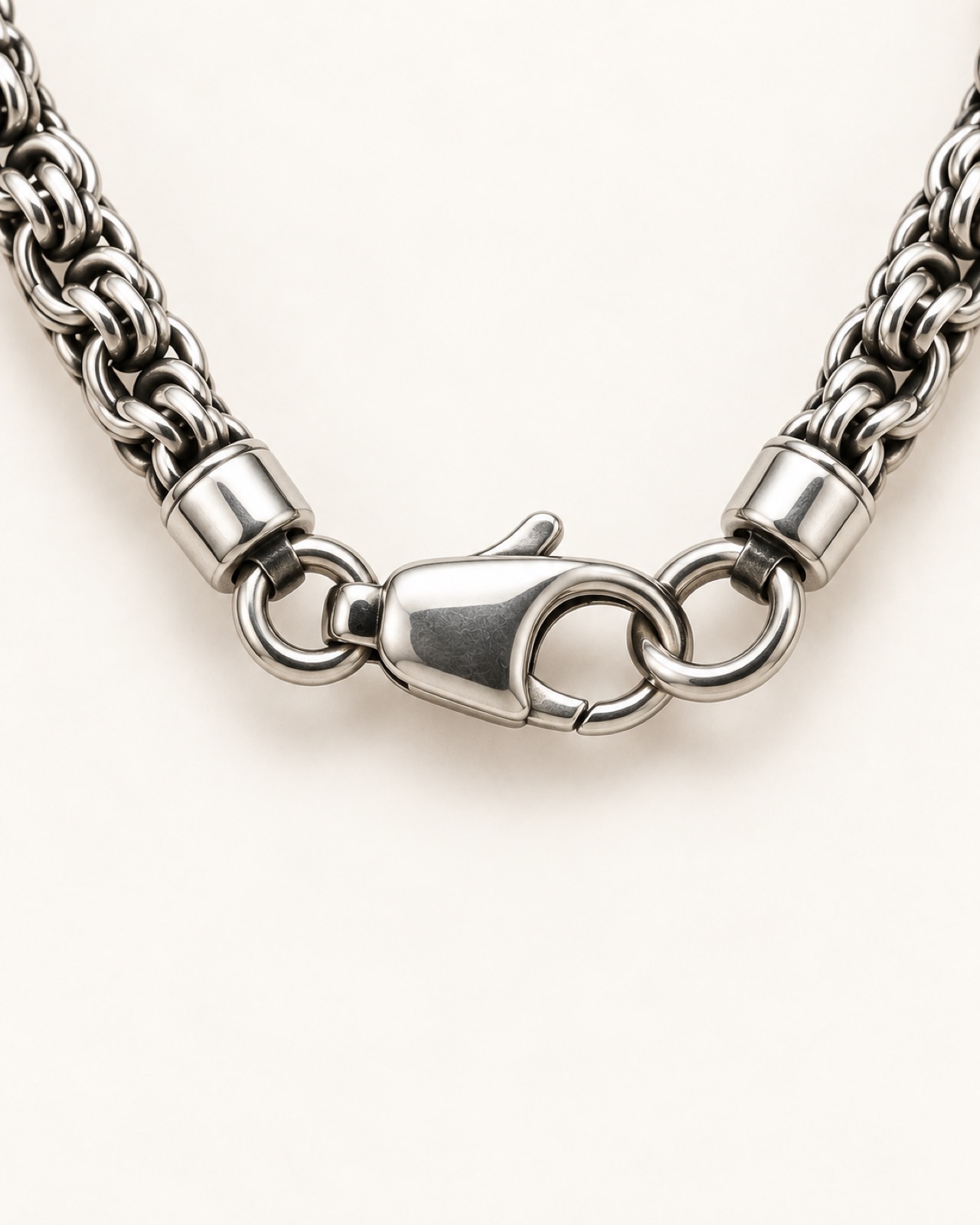 Spur Pendant — Hardware detail