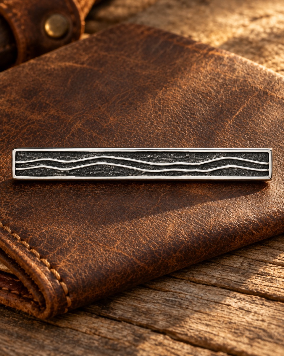 Strata Tie Bar lifestyle view